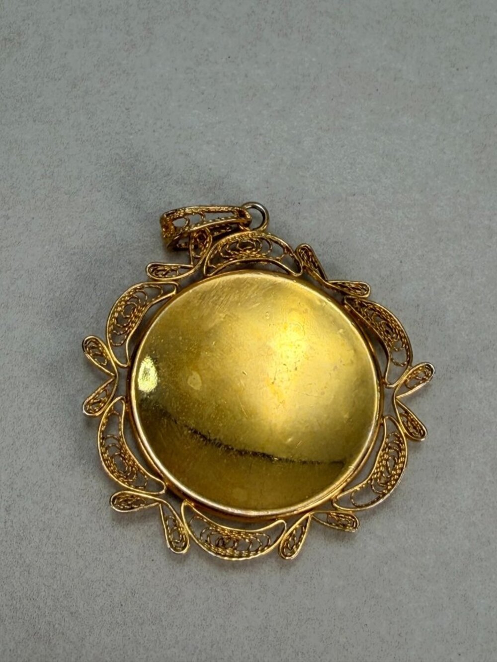 Vintage Damascene Gold Tone Black Filigree Round Pendant - Picture 3 of 5